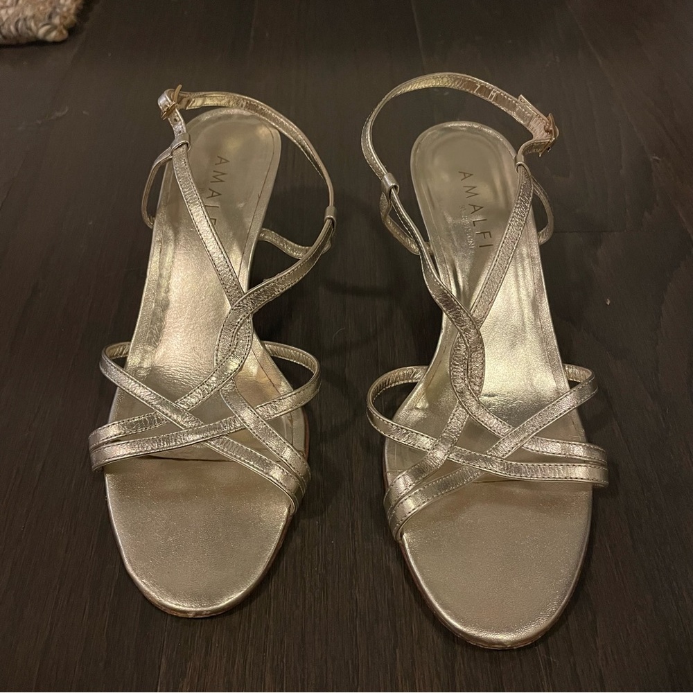 Amalfi by Rangoni Light Gold Kitten Heels